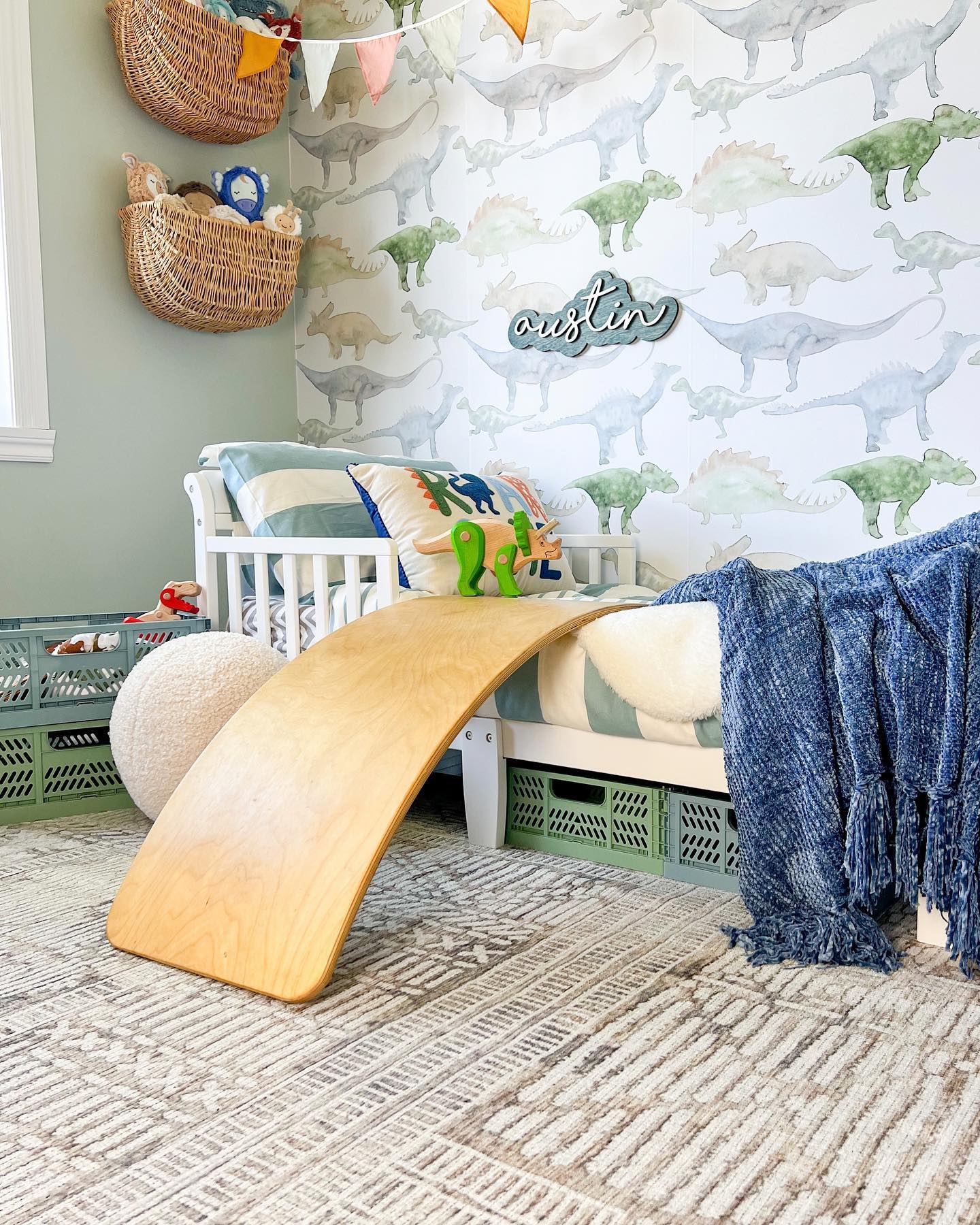 29 Adorable Toddler Bedroom Decor Ideas: Cute & Clever Styling Tips With 29 Inspiring Images 7 toddler bedroom decor