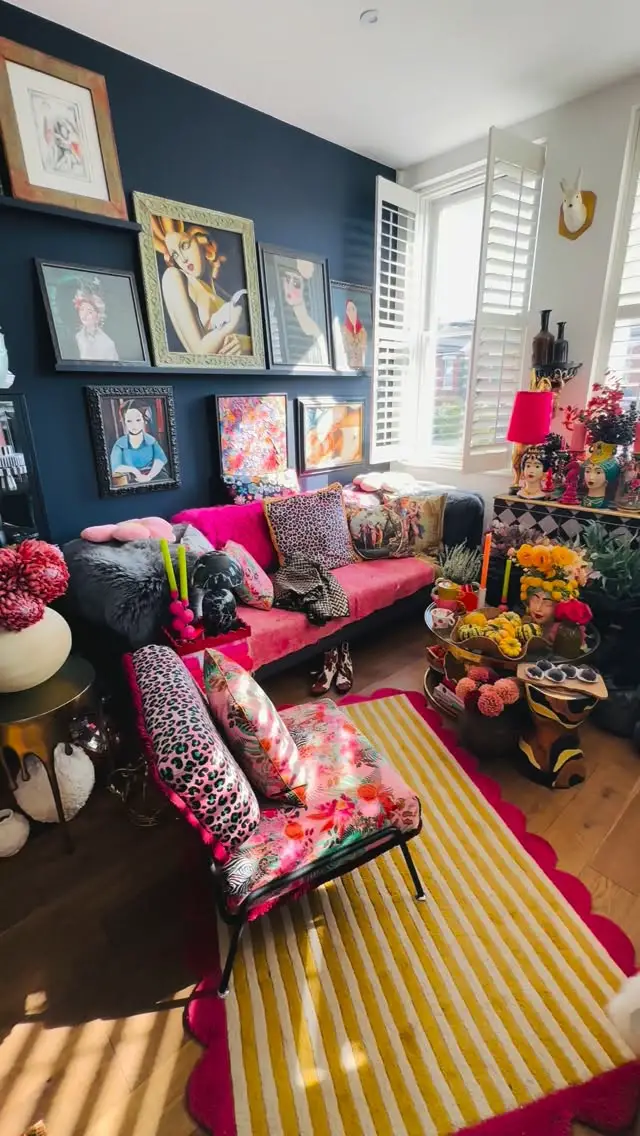 25 Maximalist Living Room Ideas: Bold, Eclectic Decor Inspiration In 25 Stunning Images 13 maximalist living room