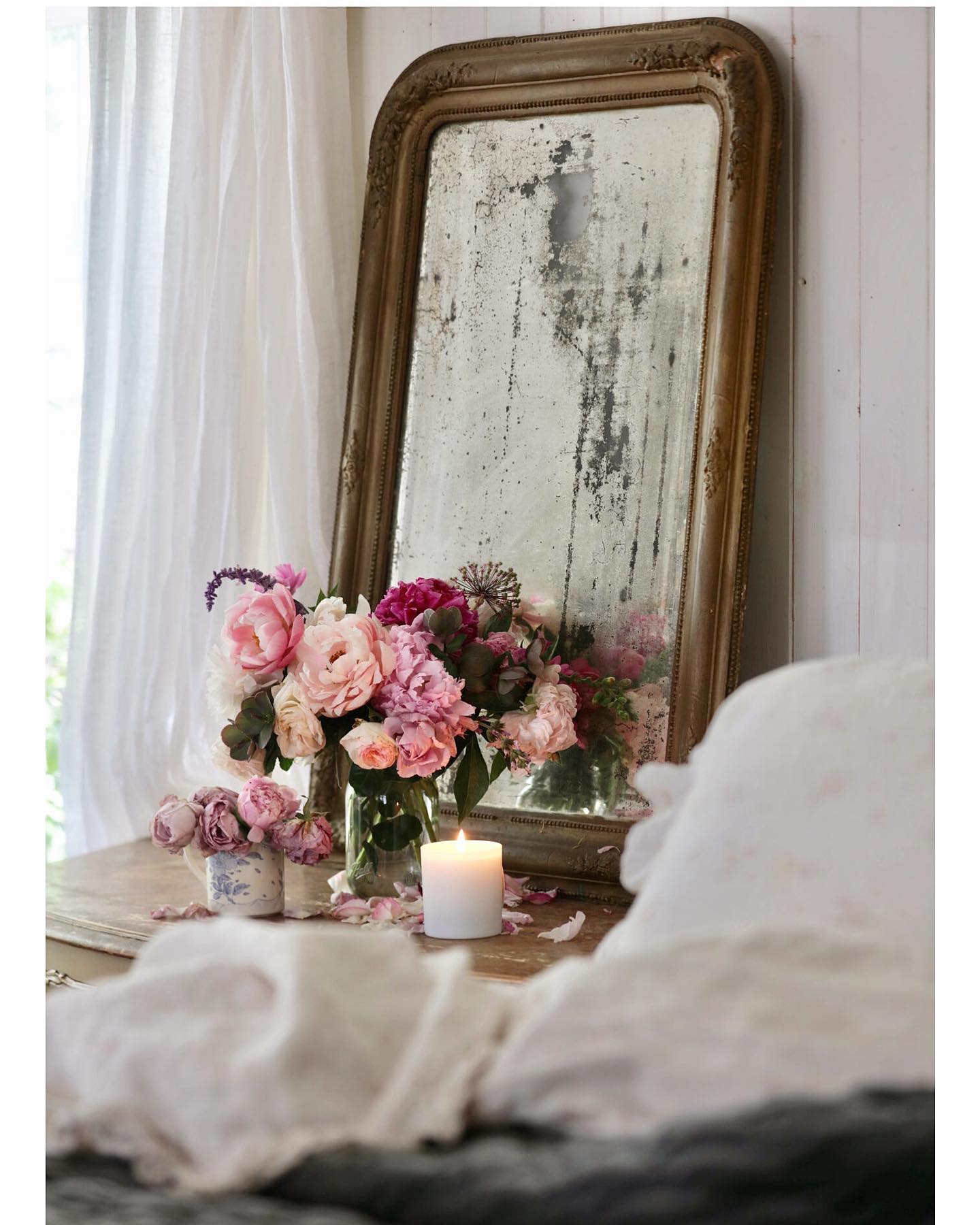 summer bedroom decor