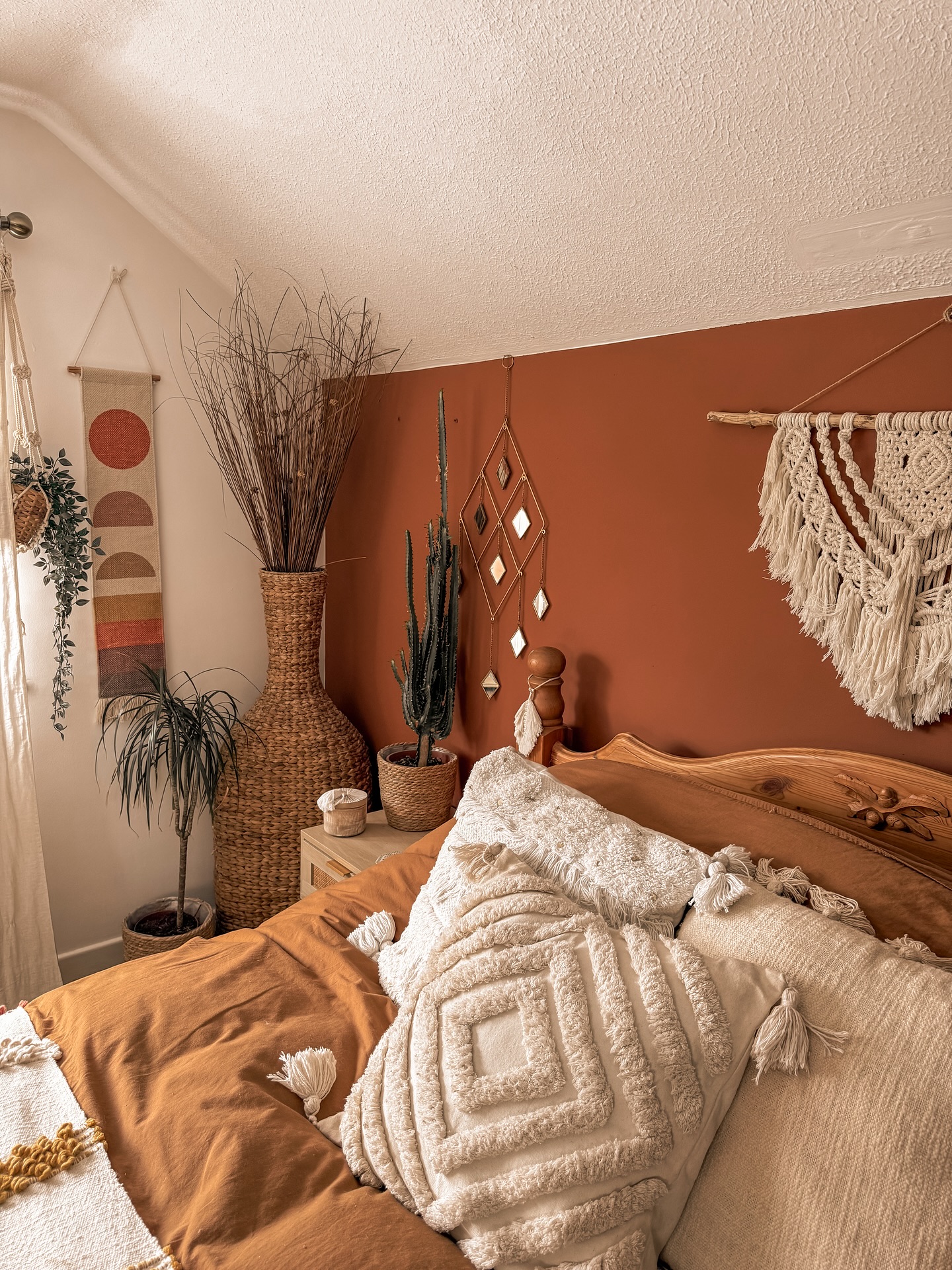 30 Terracotta Bedroom Ideas With 30 Stunning Images To Warm Up Your Space 6 terracotta bedroom