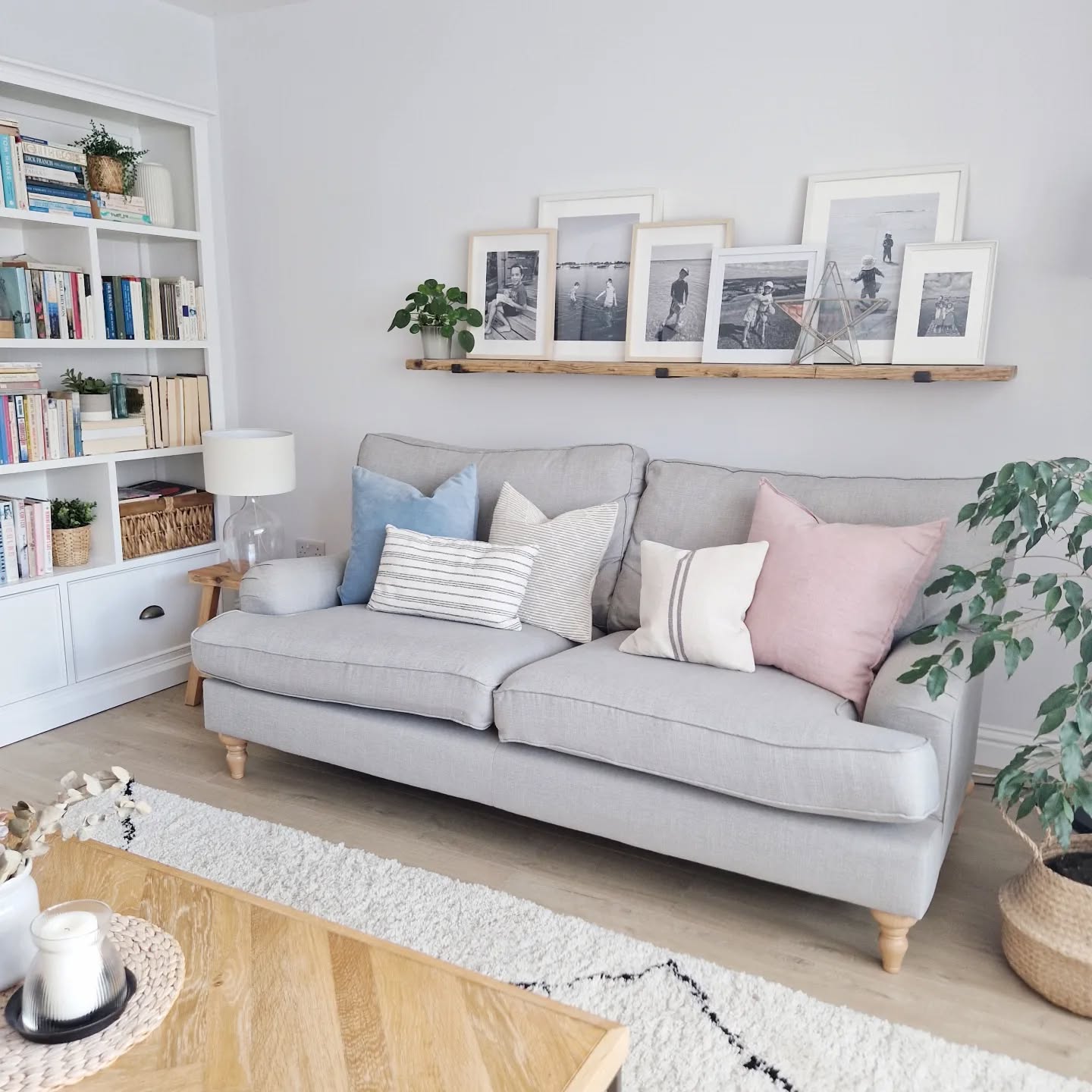 28 Cozy Rustic Living Room Ideas To Steal Now (With Stunning Photos) 19 rustic living room