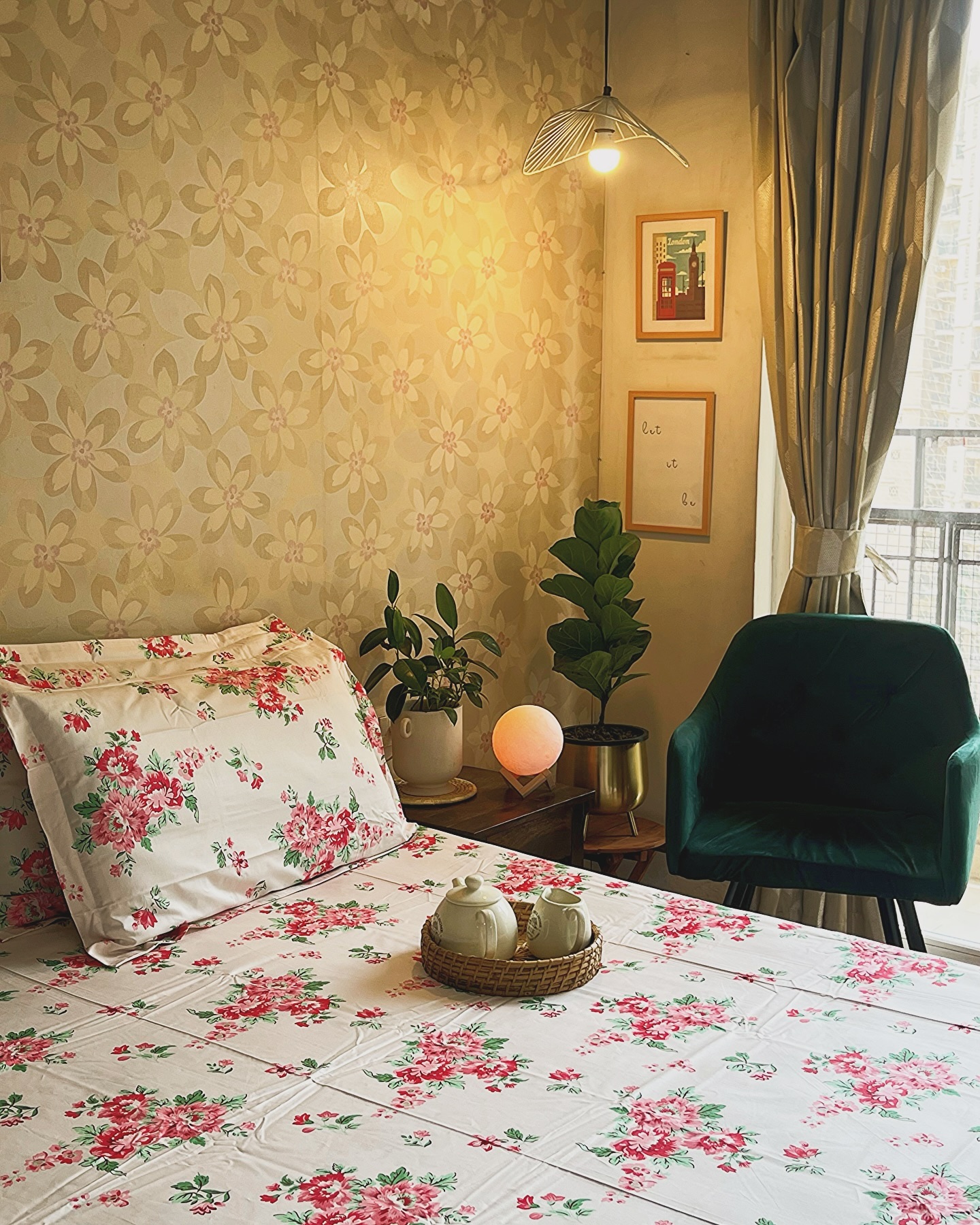 summer bedroom decor