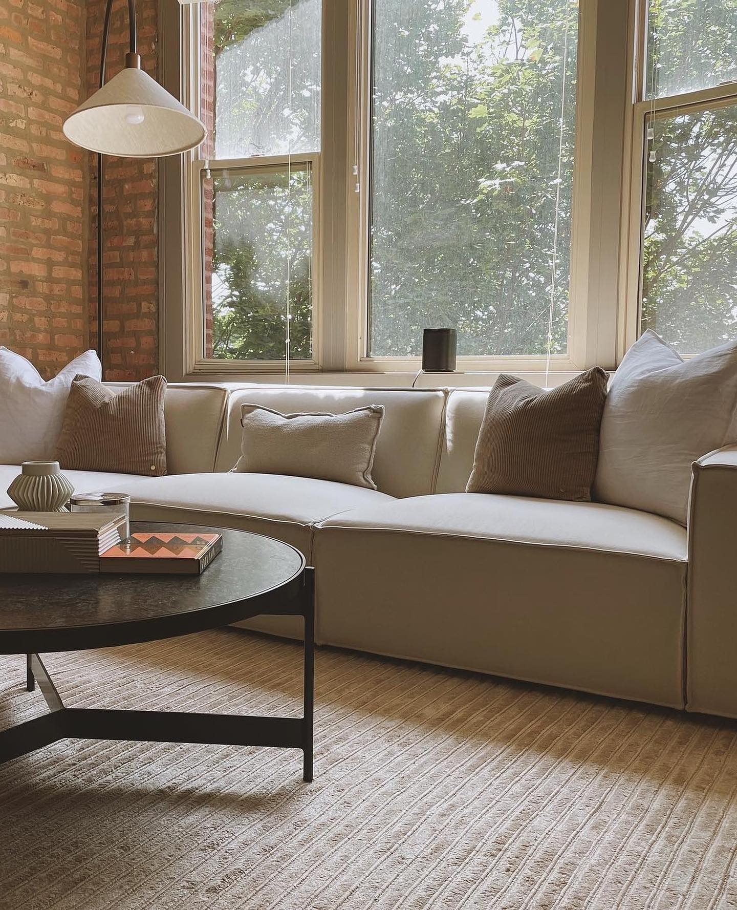 30 Exposed Brick Living Room Ideas: 30 Stunning Images To Inspire Your Next Makeover 17 exposed brick living room