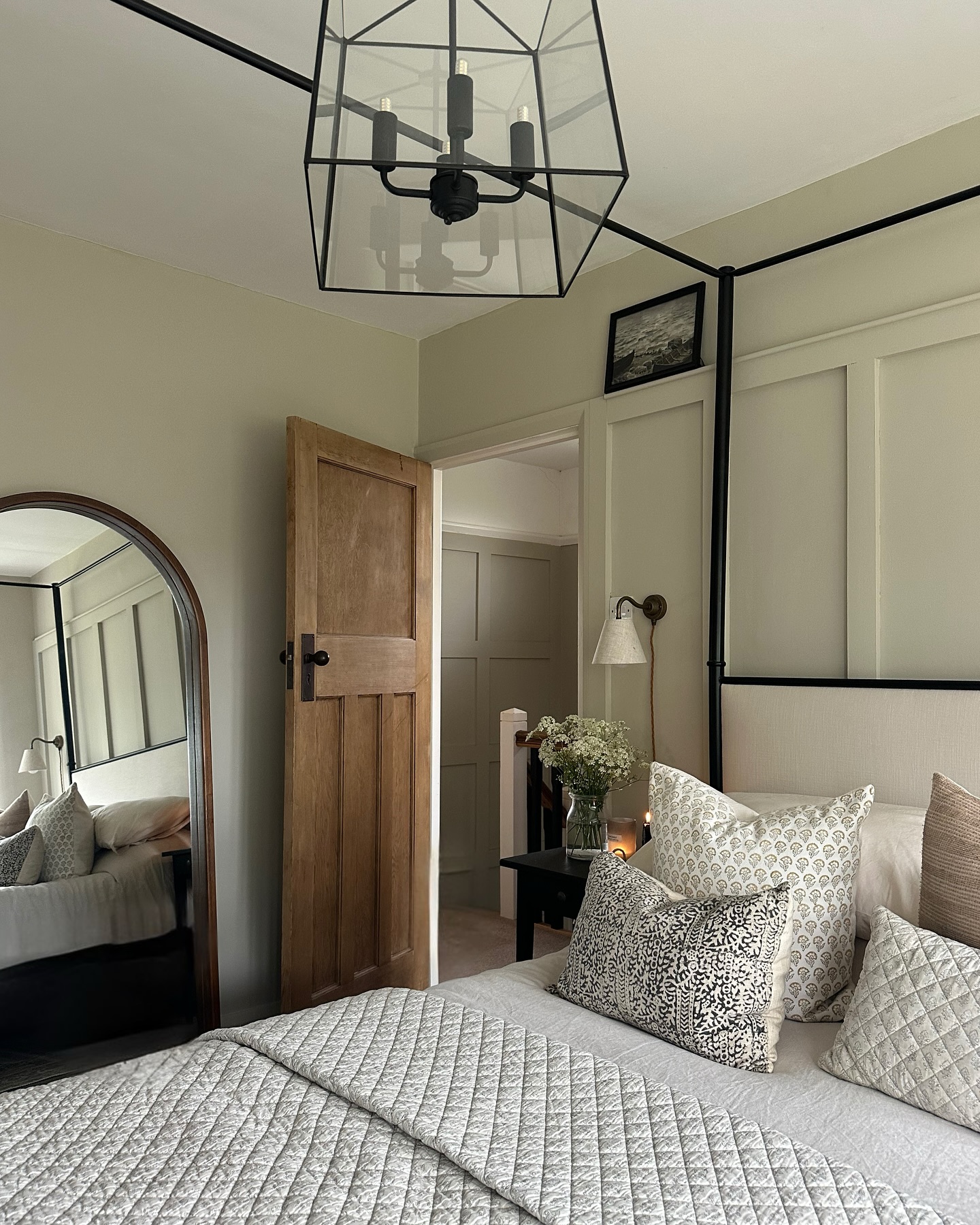 four poster bed bedroom