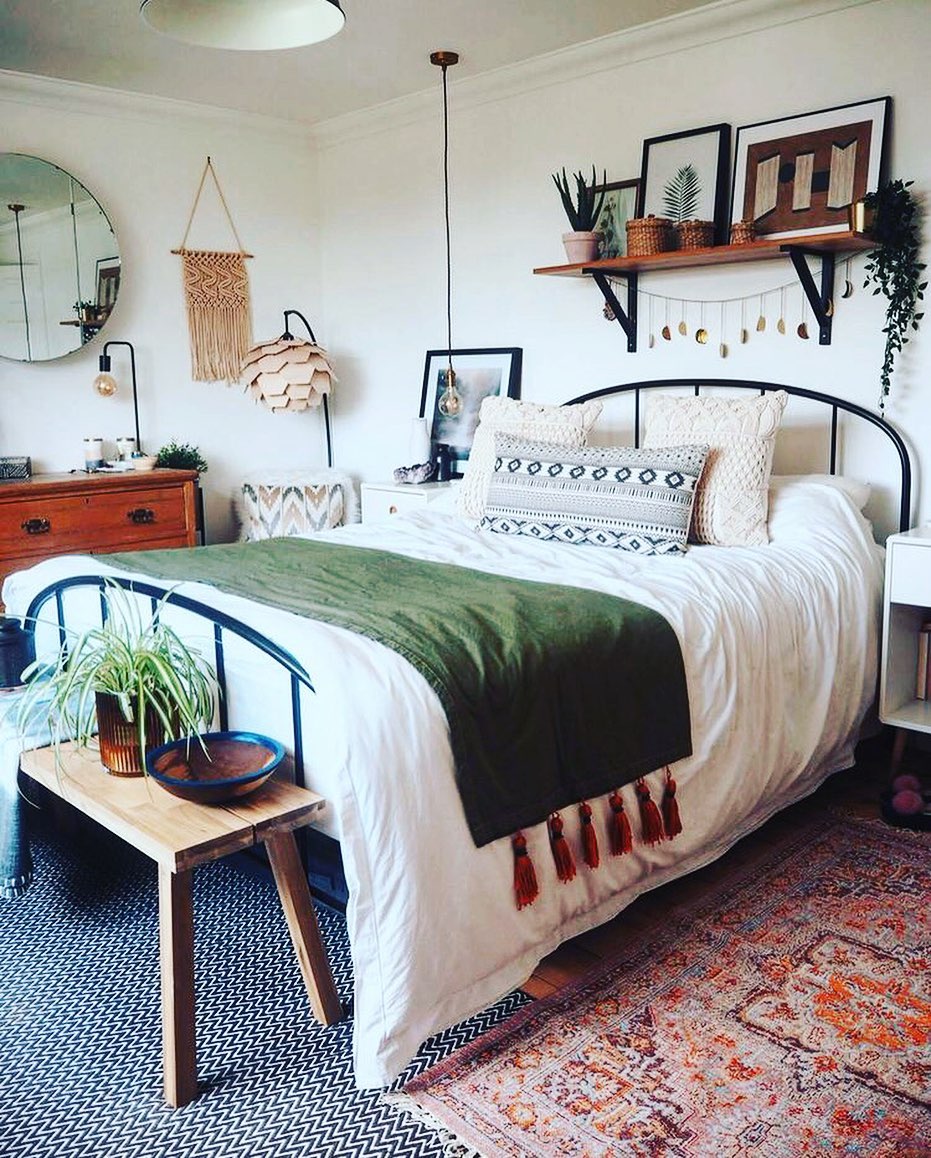 eclectic bedroom decor