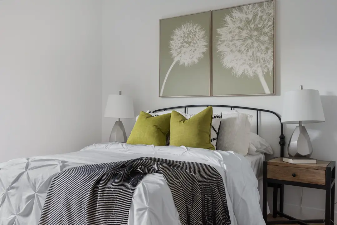 wrought iron bed bedroom