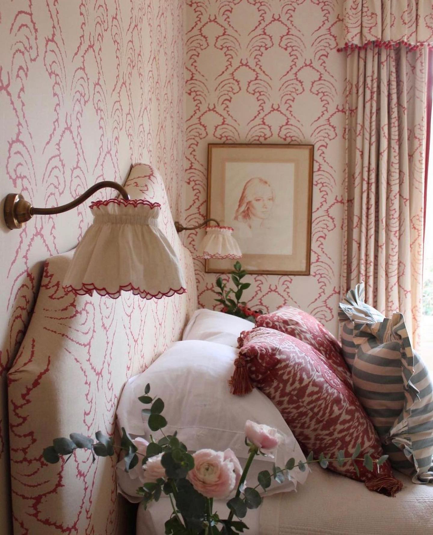 feminine bedroom decor