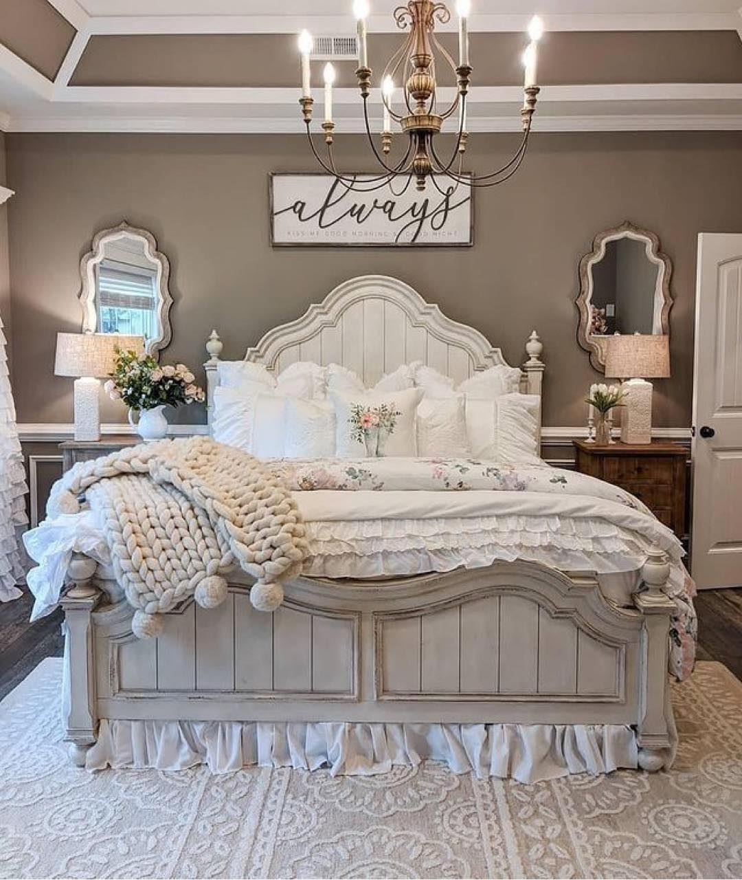 28 Cozy Farmhouse Bedroom Ideas To Copy Now (With Stunning Photos For Every Style) 20 farmhouse bedroom ideas