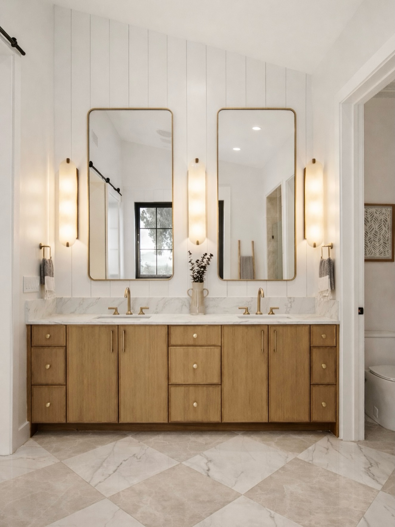 26 Stunning Open Plan Bedroom Bathroom Ideas For A Luxe, Seamless Space 15 open plan bedroom bathroom