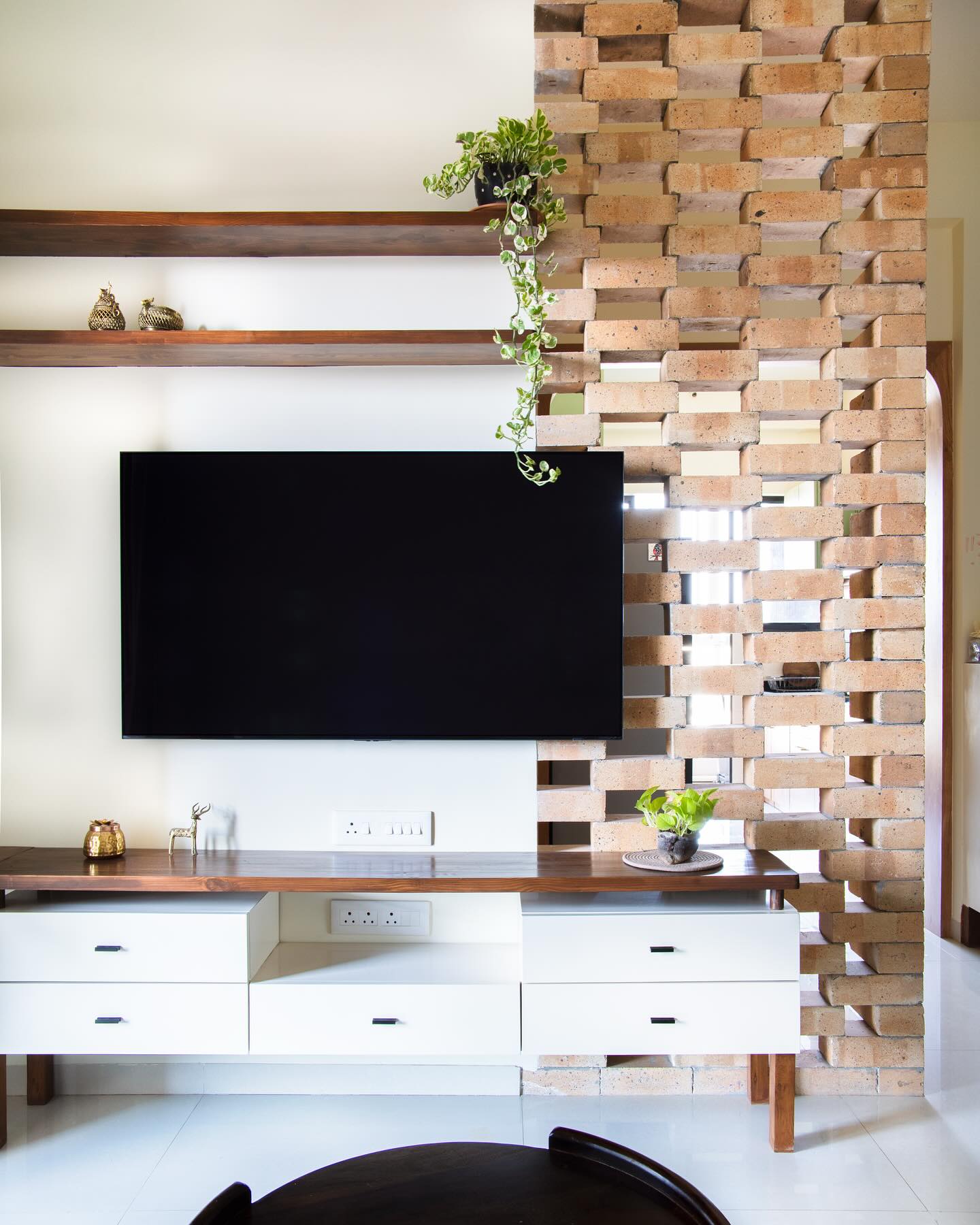 30 Exposed Brick Living Room Ideas: 30 Stunning Images To Inspire Your Next Makeover 19 exposed brick living room