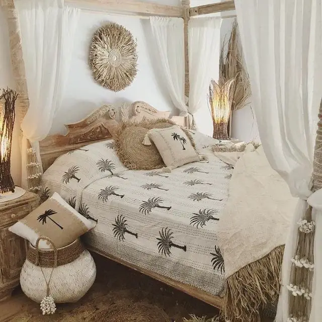 four poster bed bedroom