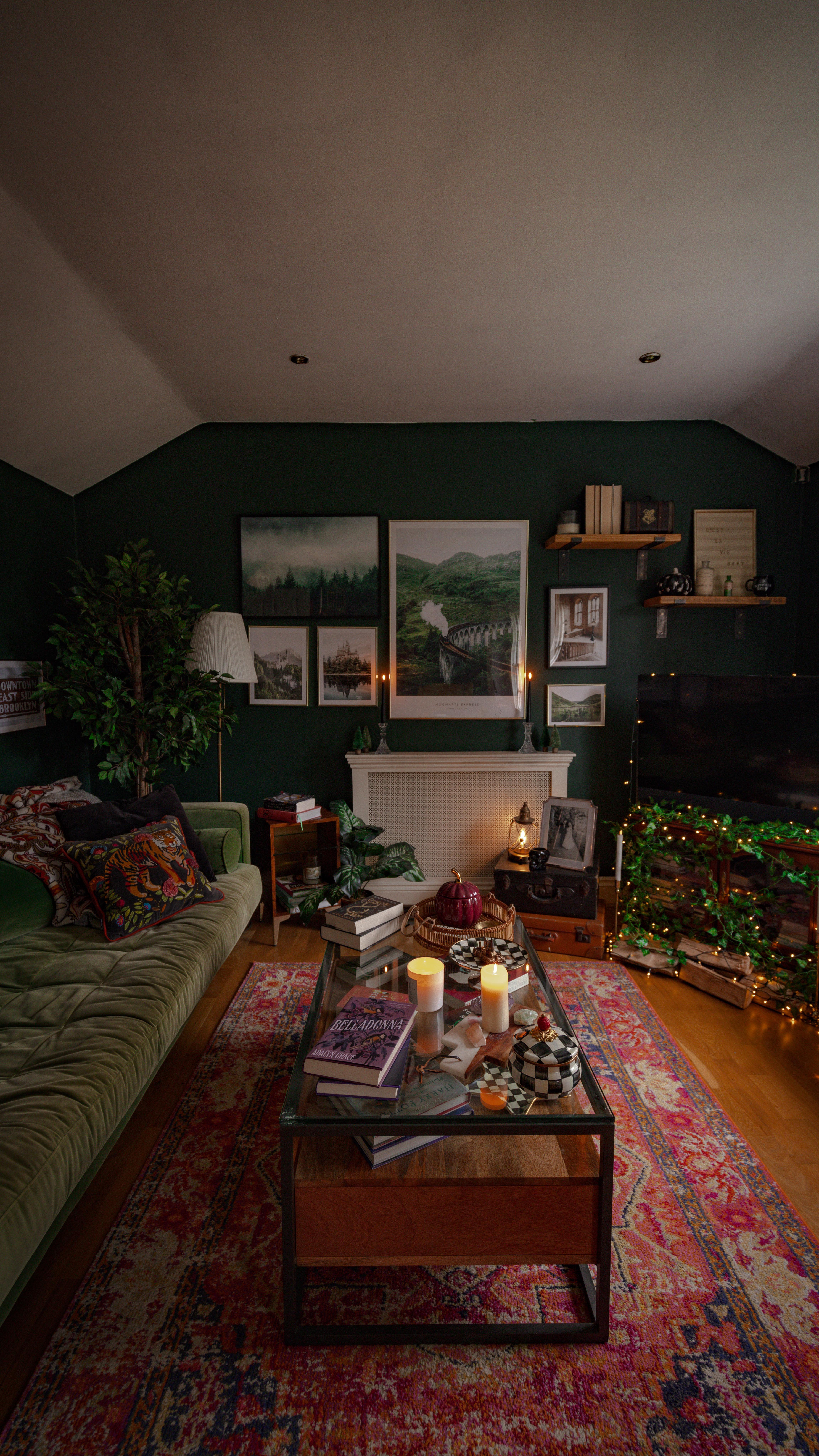 25 Maximalist Living Room Ideas: Bold, Eclectic Decor Inspiration In 25 Stunning Images 16 maximalist living room