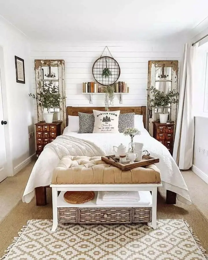 28 Cozy Farmhouse Bedroom Ideas To Copy Now (With Stunning Photos For Every Style) 2 farmhouse bedroom ideas