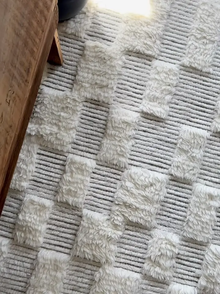 28 Cozy Jute Rug Bedroom Ideas To Copy Now (Stunning Inspiration + Styling Tips) 15 jute rug bedroom