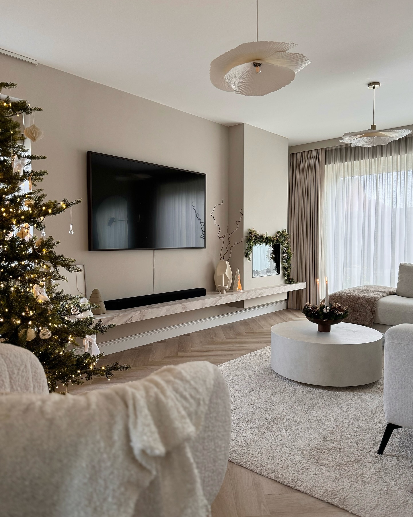 neutral living room decor