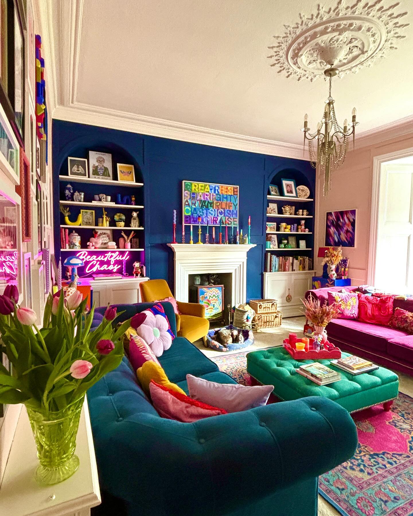 25 Maximalist Living Room Ideas: Bold, Eclectic Decor Inspiration In 25 Stunning Images 2 maximalist living room