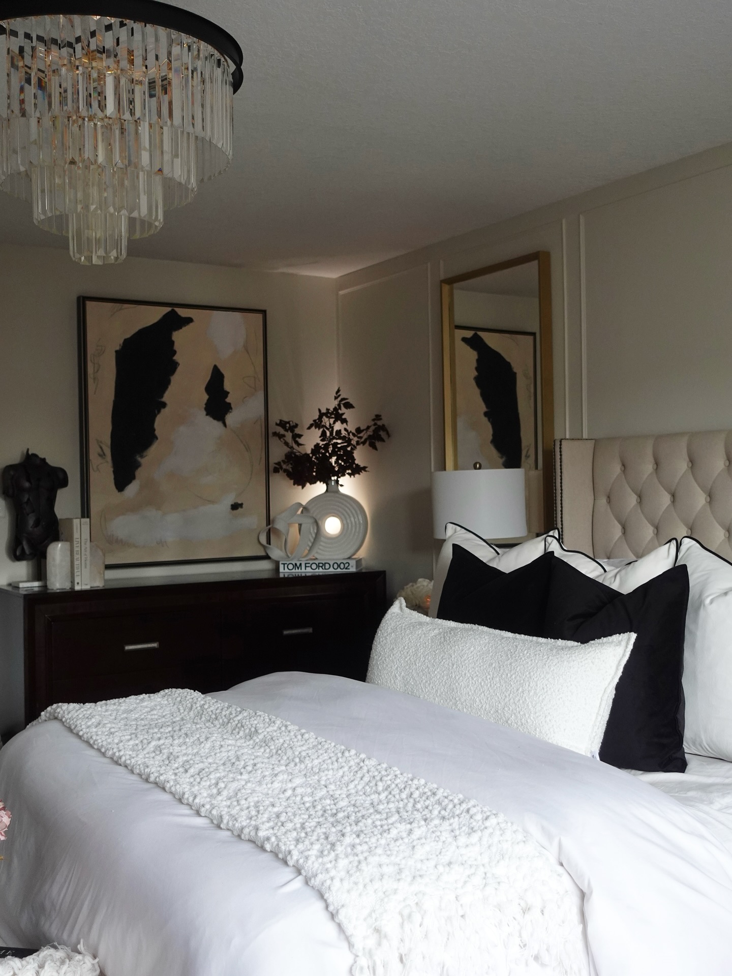 contemporary bedroom