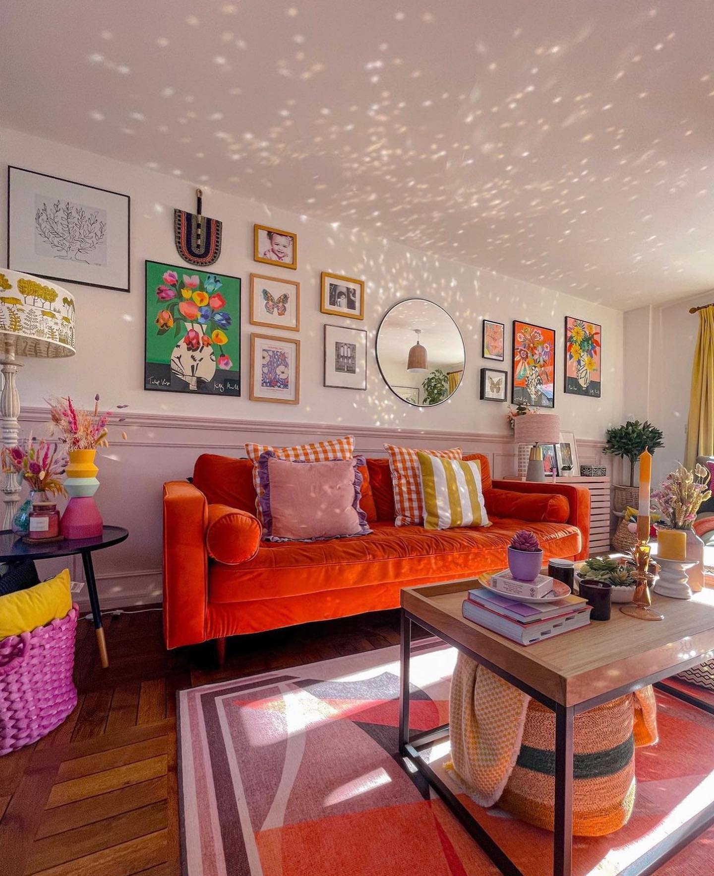 25 Maximalist Living Room Ideas: Bold, Eclectic Decor Inspiration In 25 Stunning Images 14 maximalist living room