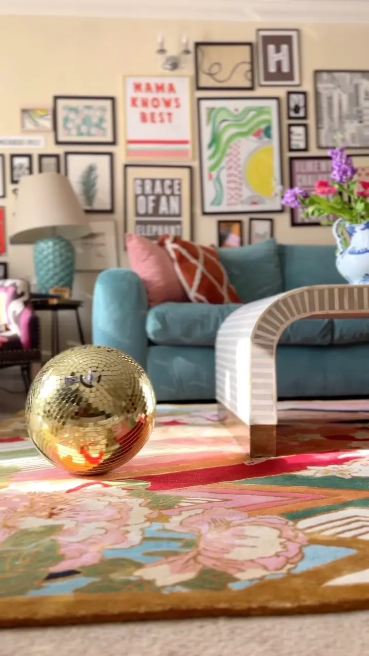 25 Maximalist Living Room Ideas: Bold, Eclectic Decor Inspiration In 25 Stunning Images 5 maximalist living room