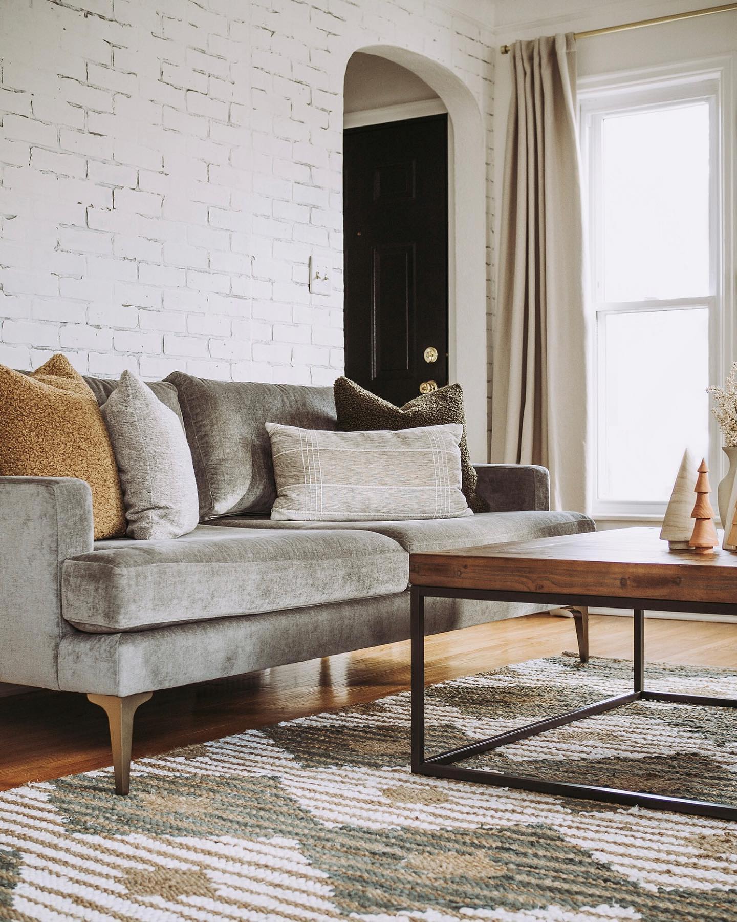 30 Exposed Brick Living Room Ideas: 30 Stunning Images To Inspire Your Next Makeover 15 exposed brick living room