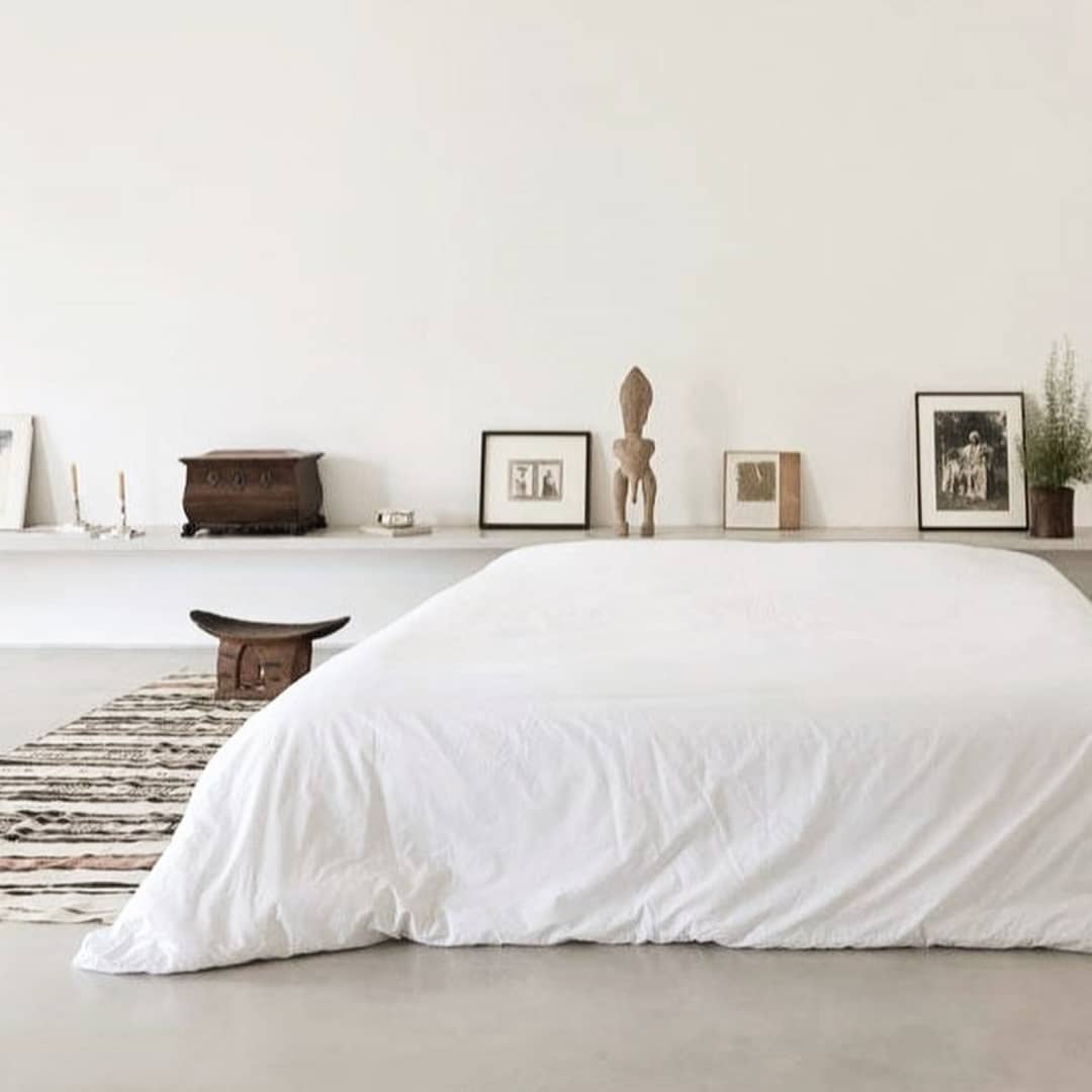 minimalist bedroom