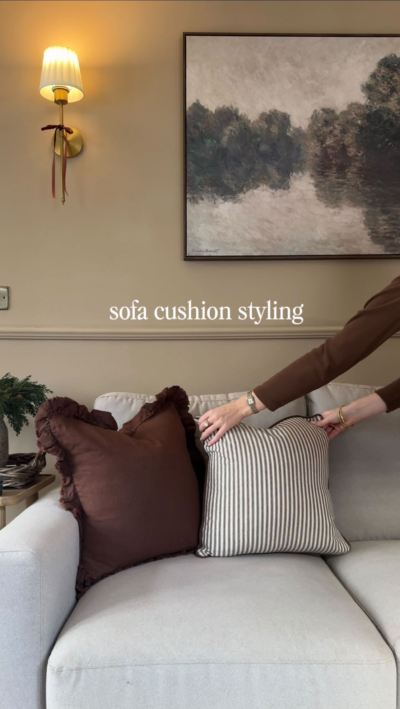 neutral living room decor