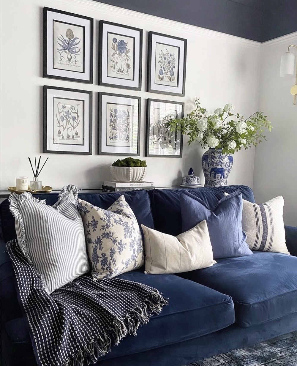 27 Navy Blue Living Room Ideas: Stunning Decor & Styling Tips With 27 Inspiring Images 3 navy blue living room
