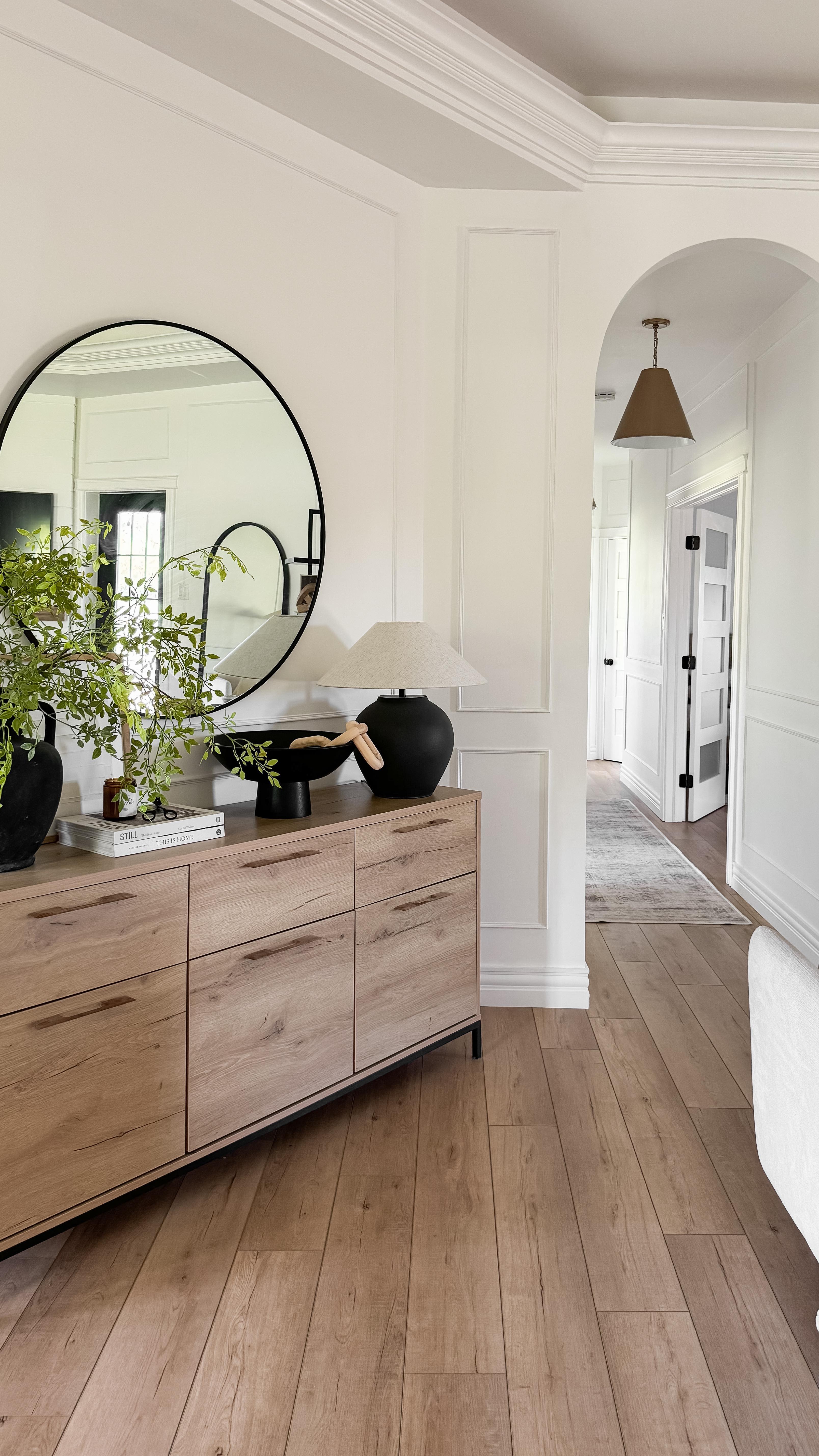 29 Organic Modern Living Room Ideas To Copy Now (With Stunning Cozy-Chic Images) 10 organic modern living room